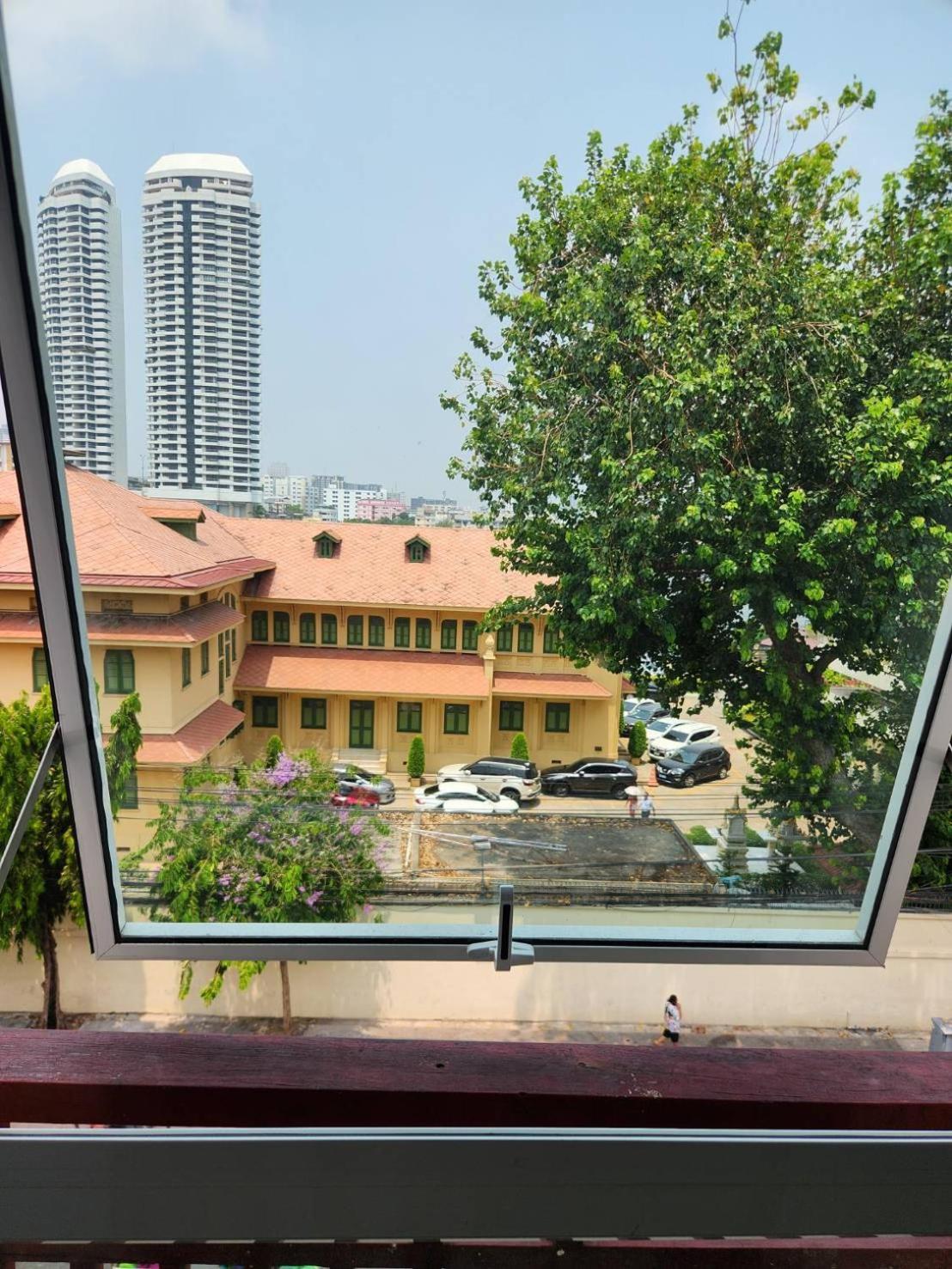 Отель Casa Picasso Near Chabad House Бангкок Экстерьер фото